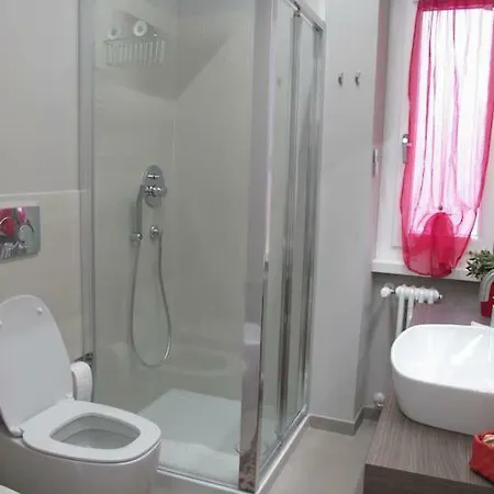 Adera House